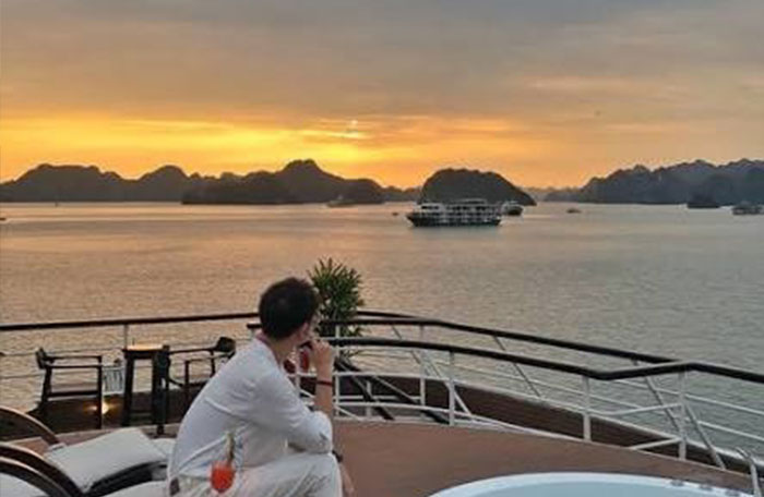 A Day on a Halong Bay Overnight Cruise: Sunrise to Sunset