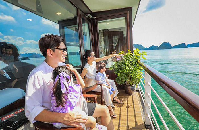 Multi-Generation Travel: Why Families Are Booking Cruises Together | Halong Nostalgia Cruise